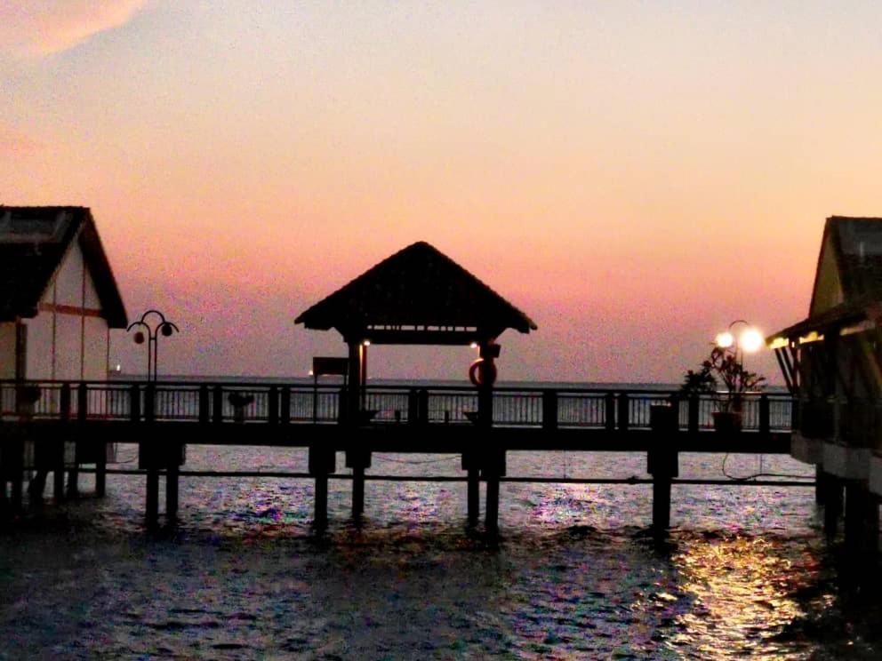 Water Chalet Port Dickson- Private Экстерьер фото
