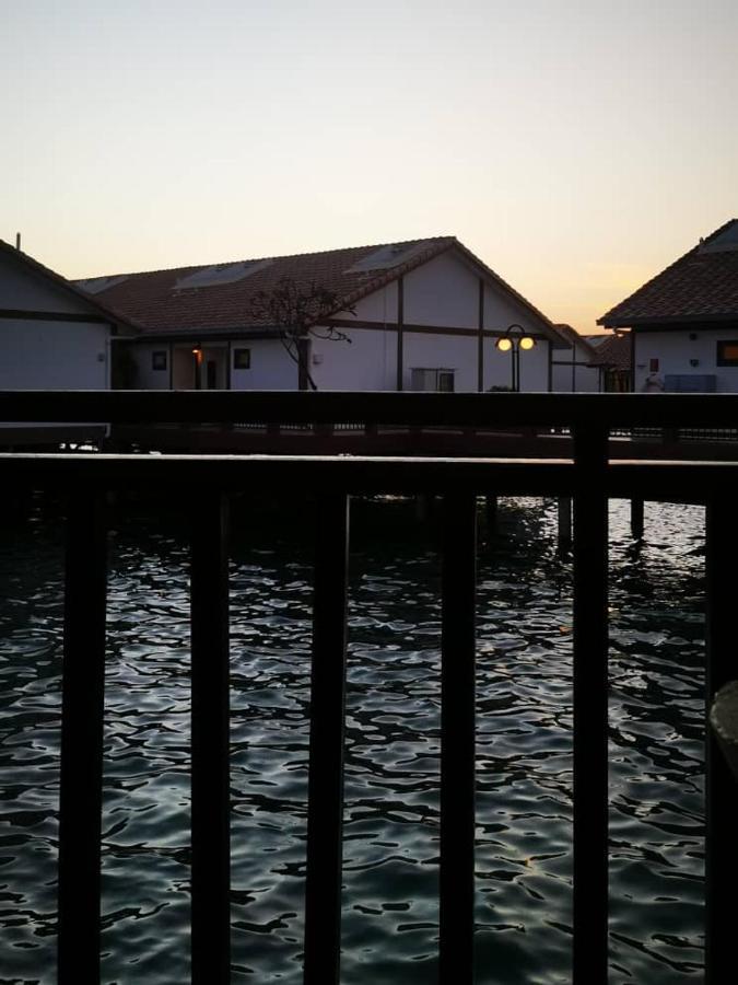 Water Chalet Port Dickson- Private Экстерьер фото