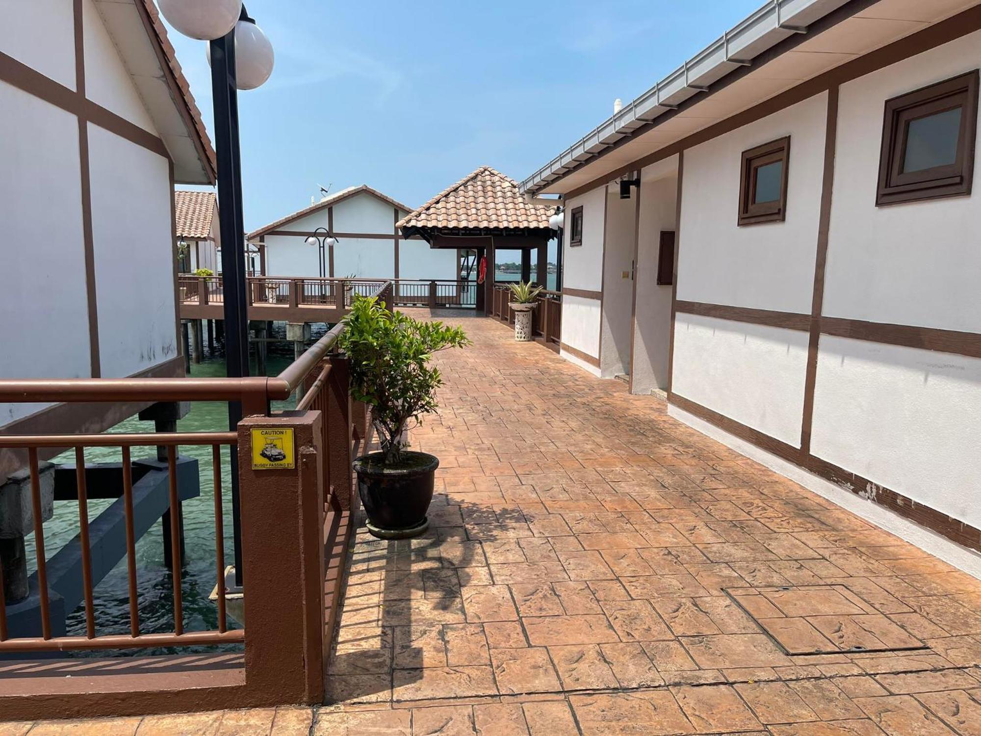 Water Chalet Port Dickson- Private Экстерьер фото